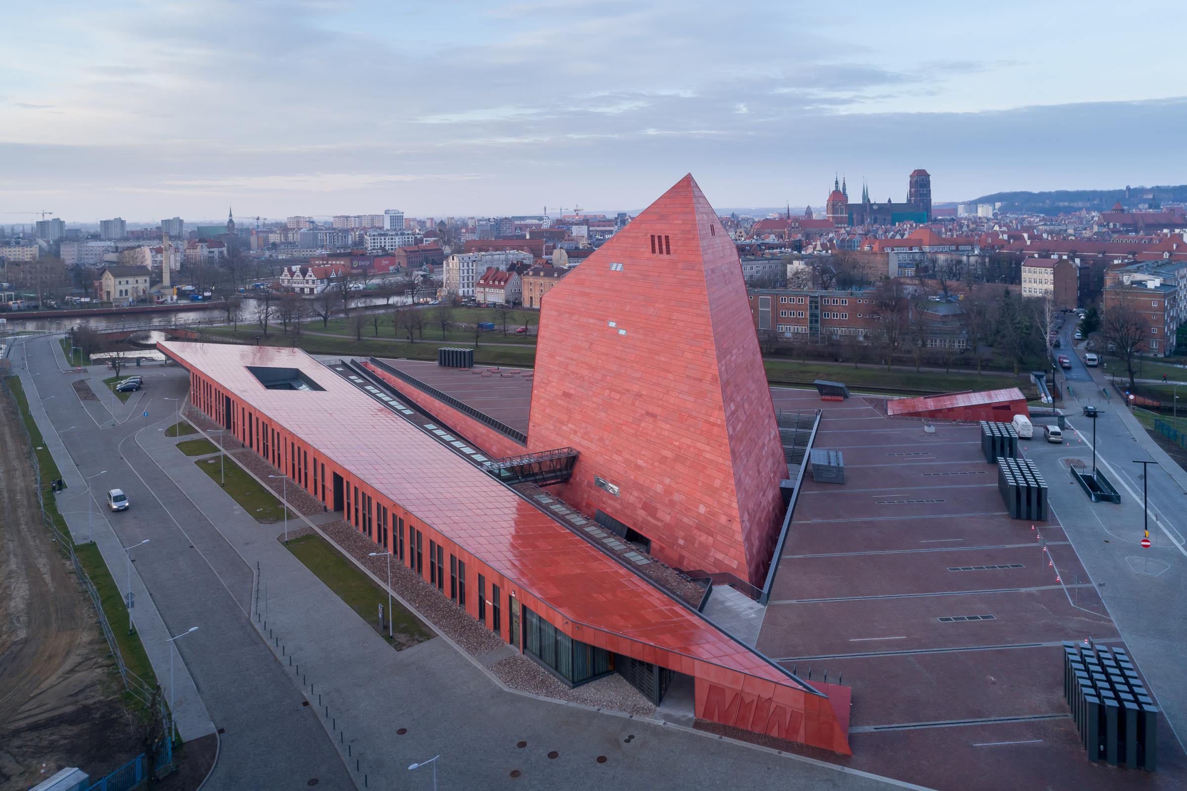 Photograph of Museum of the Second World War, designed by Kwadrat Studio Architektoniczne and located in Gdańsk, Poland